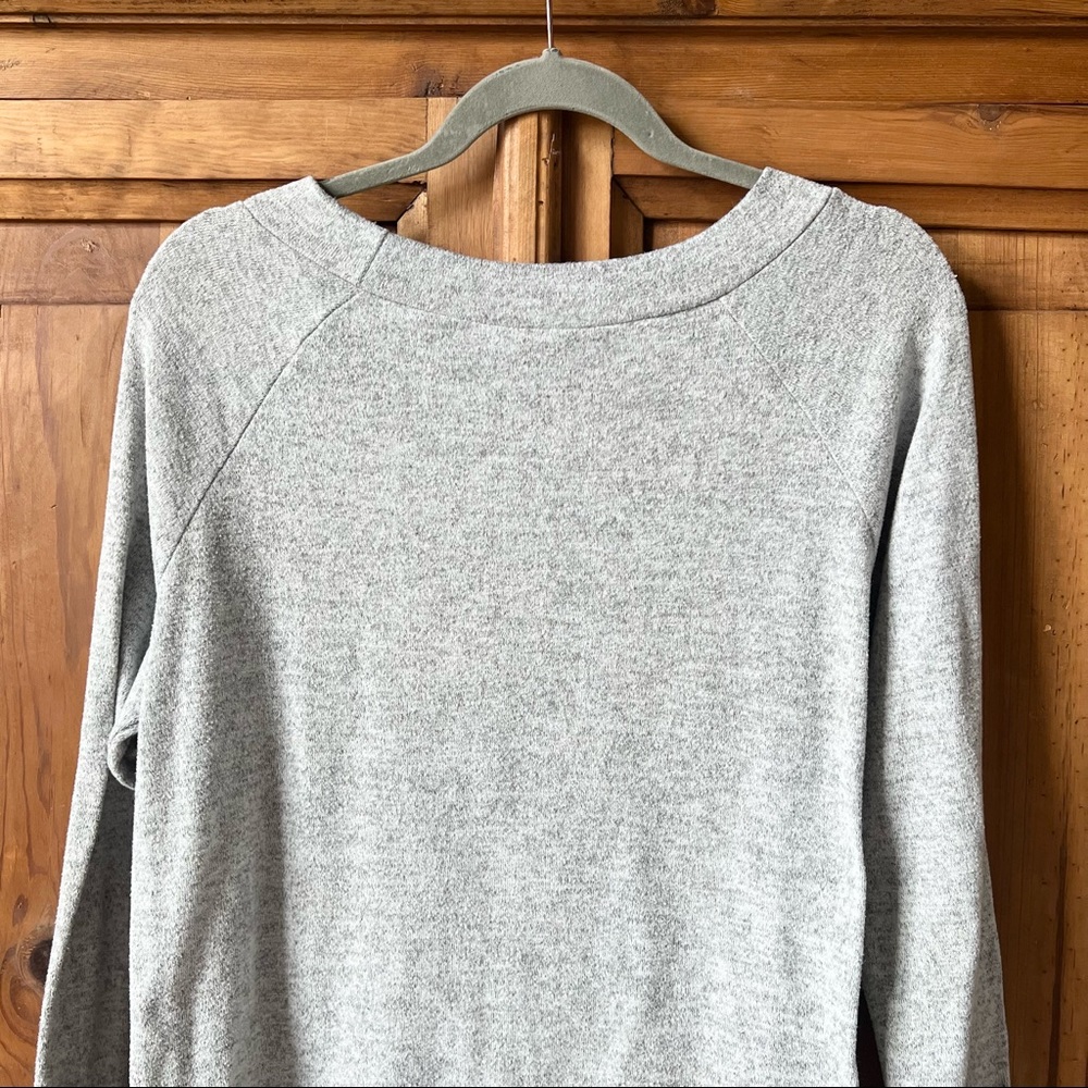 Pinkblush Gray Maternity Scoop Neck Sweatshirt Size Large - Picture 6 of 10